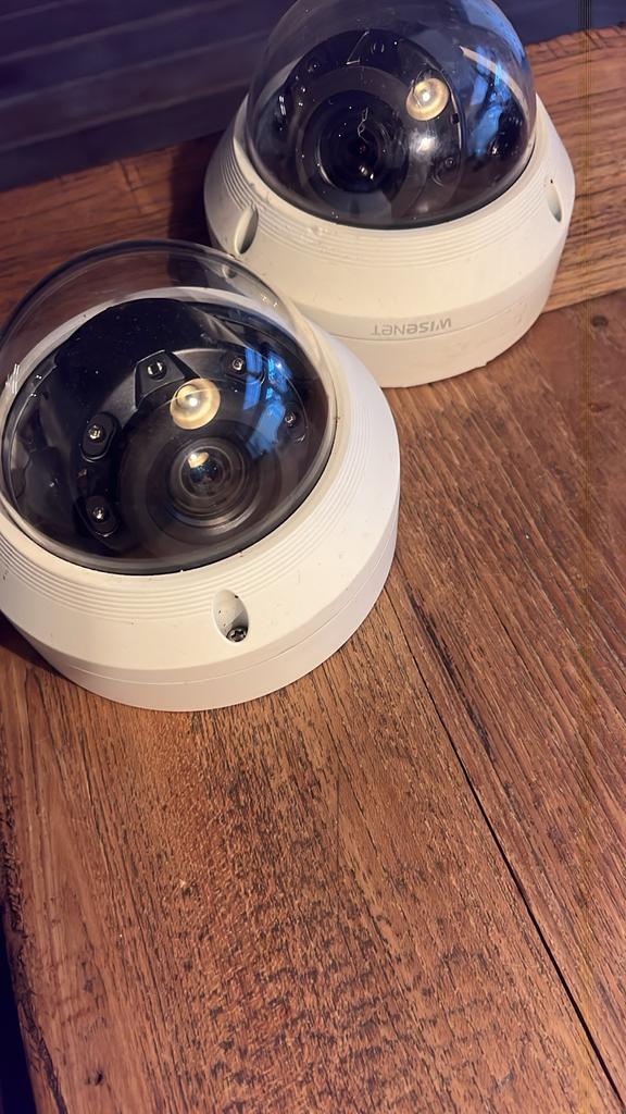 2x Hanwha Techwin QNV-7080RP Netwerk IP Camera's, Ophalen of Verzenden, Gebruikt