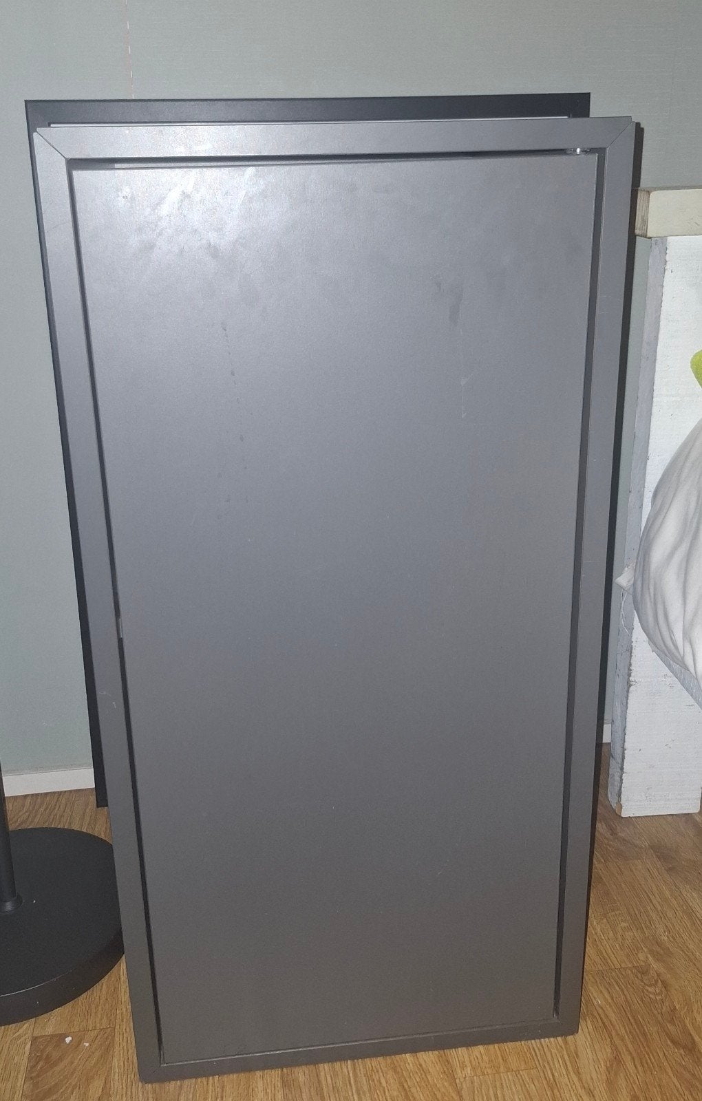 Donker grijze kast met deur en legplank van EKET IKEA, Ophalen, Zo goed als nieuw