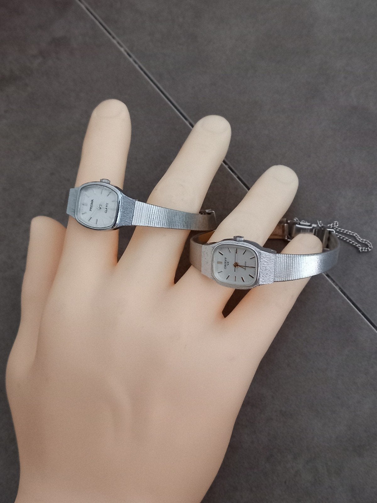 2 mooie werkende vintage dames horloges - samen 60 euro, Verzenden, Staal, Overige merken