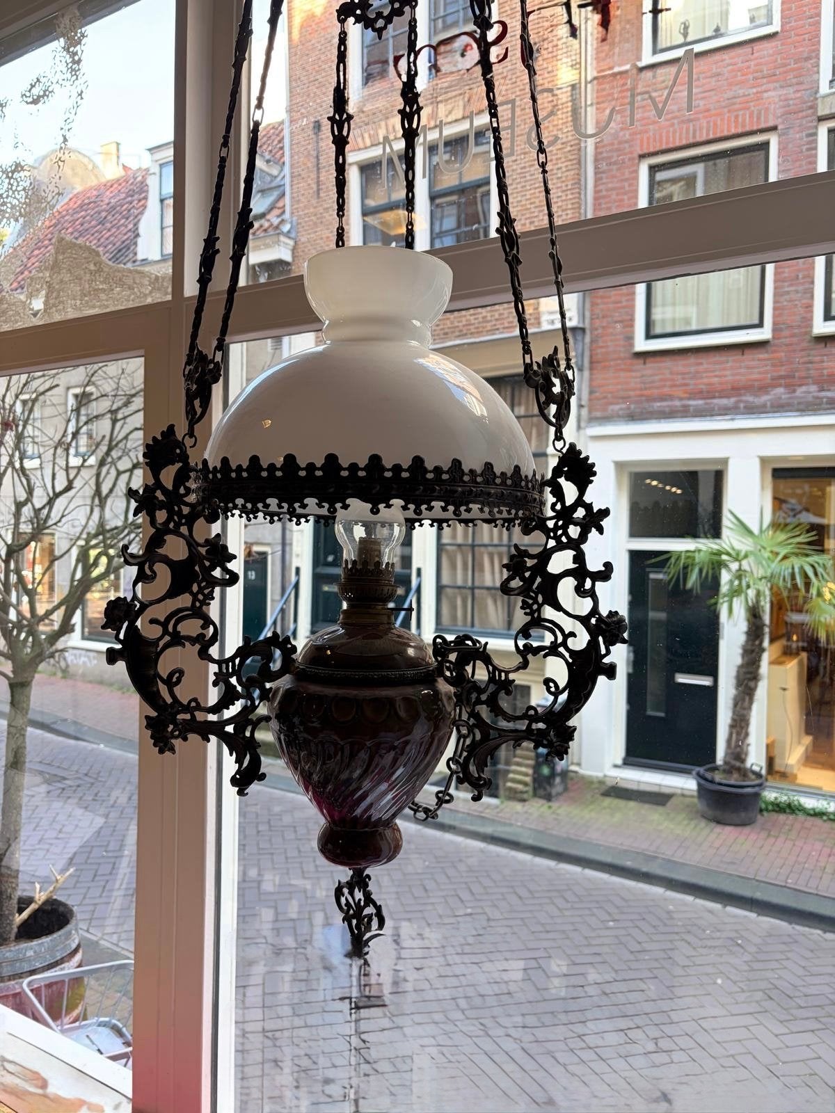 Antieke petroleumlamp, begin 20e eeuw - sfeermaker, Antiek en Kunst, Antiek | Lampen, Ophalen