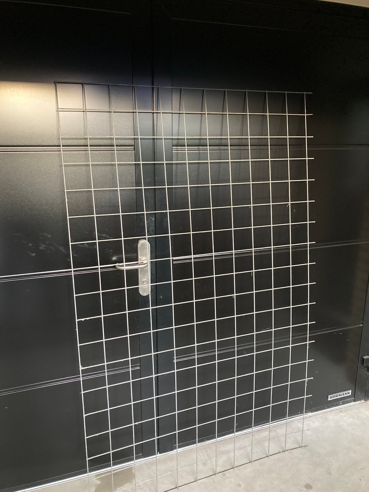 Te koop: 2 ijzeren trellis rekken + 3 palen, Ophalen, Gebruikt, Minder dan 10 meter
