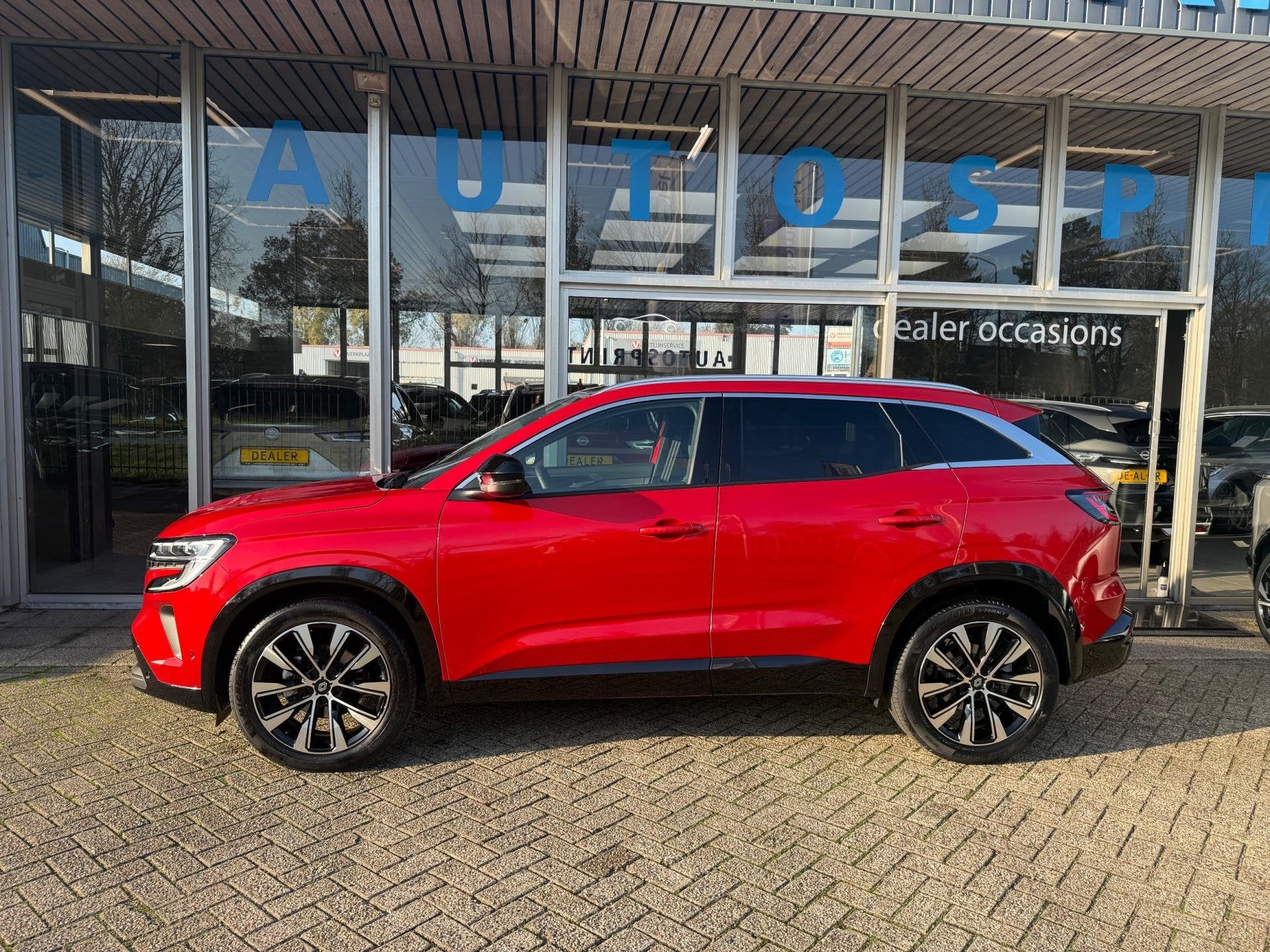 Renault Austral 1.3 mild hybrid 160 techno 158PK / PANORAMAD, Auto's, Gebruikt, Zwart, 4 cilinders, Leder en Stof