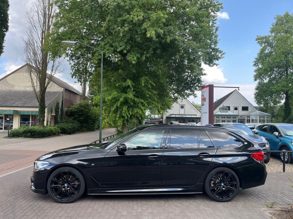 Foto 3 van Bmw 5-SERIE TOURING 520I HIGH EXECUTIVE / SCHUIFDAK / LEDER