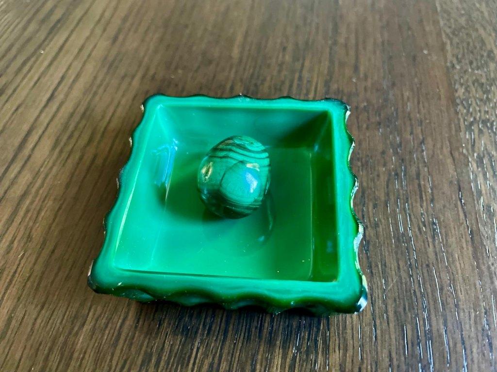 Groene stenen asbak, malachiet kleur en malachiet ei., Ophalen of Verzenden