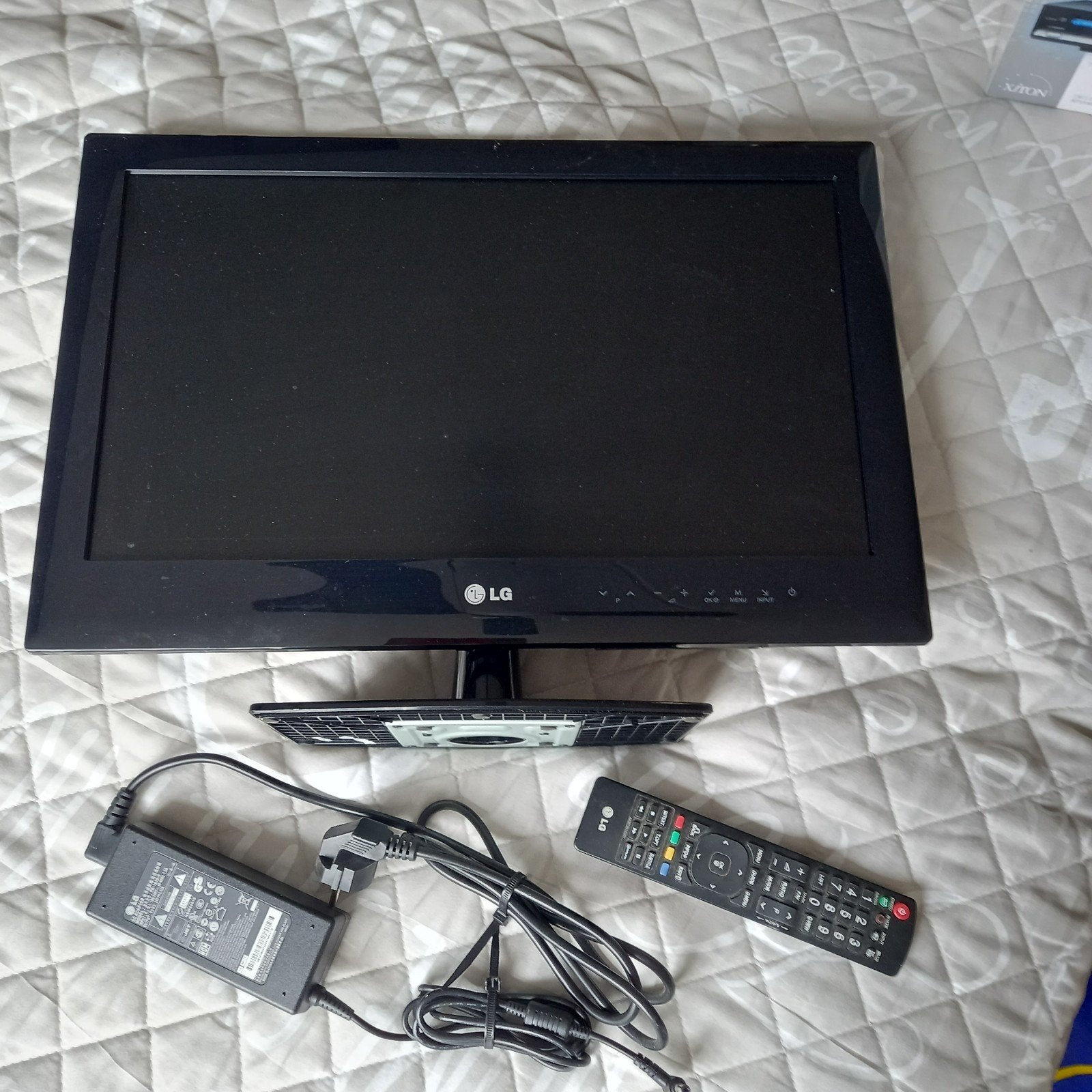 LG TV , 22 inch, lcd scherm . t.e.a.b., Ophalen, 100 cm of meer, 50 Hz, LG