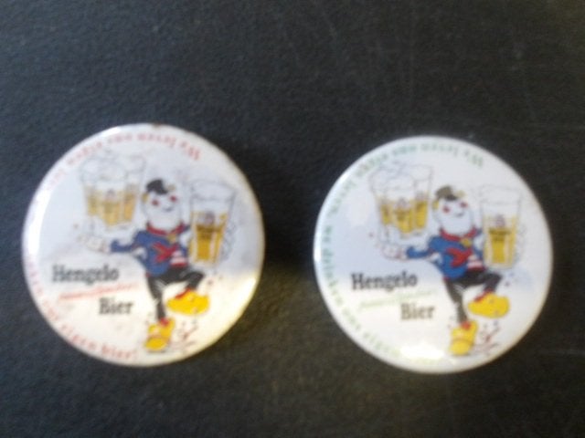 Hengelo bier buttonset (nr.1) 2 stuks, Ophalen of Verzenden, Nieuw, Overige typen, Overige merken