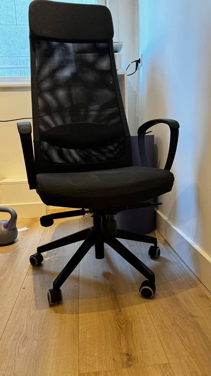 Ikea markus, Huis en Inrichting, Bureaustoelen, Ophalen, Ergonomisch, Zo goed als nieuw, Zwart