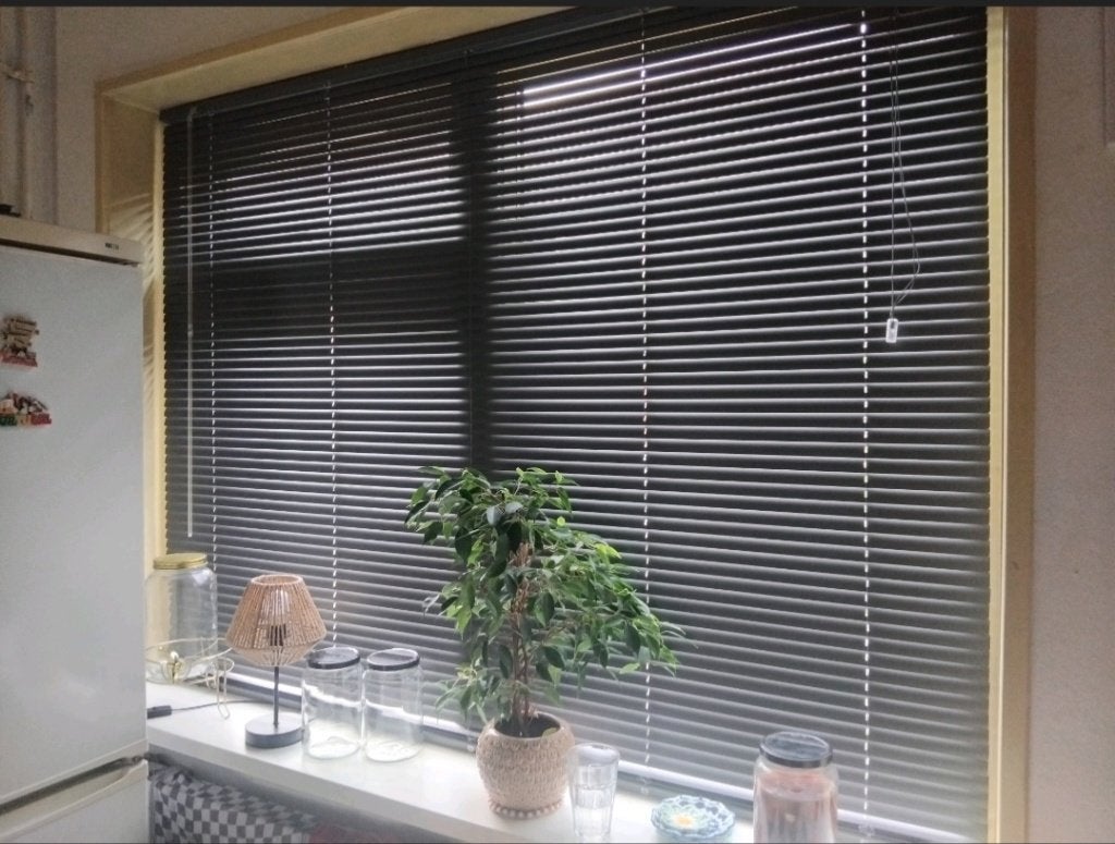 Luxaflex grijs, Huis en Inrichting, Jaloezie, Ophalen of Verzenden, Zo goed als nieuw, 150 cm