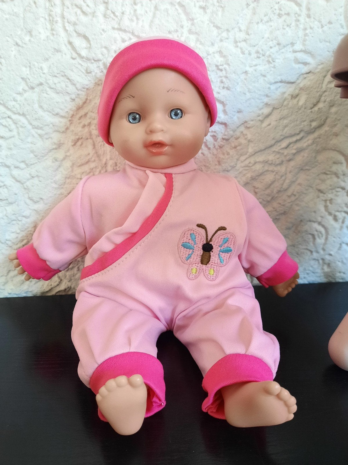 Babypopje met kinderstoel, Kinderen en Baby's, Ophalen of Verzenden, Gebruikt, Babypop