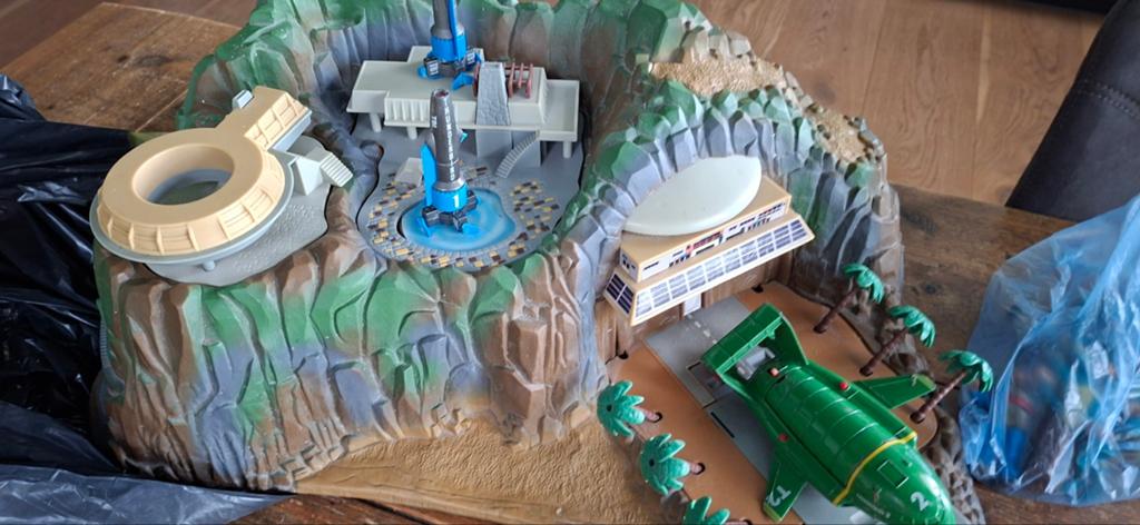 Speelgoed Thunderbirds, Ophalen