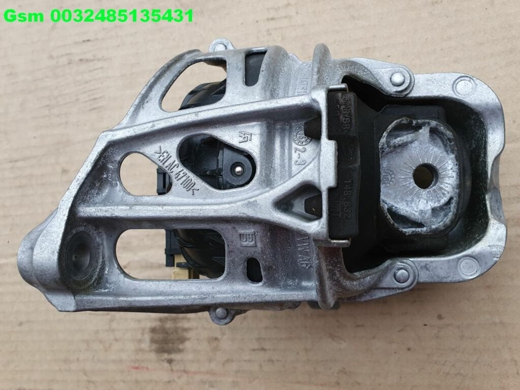 4m0199371fg a5 motorsteun a4 8w a6 q5 fy q7 q8 a7 a8 touareg, Gebruikt, AUDI AG, Auto-Union-Strasse 1
85045  Ingolstadt, DE, Ophalen of Verzenden