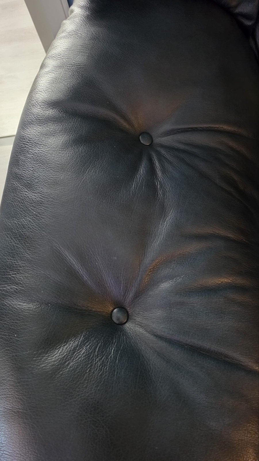 Foto 8 van Originele Springvale Leather Chesterfield Set uit 2014!
