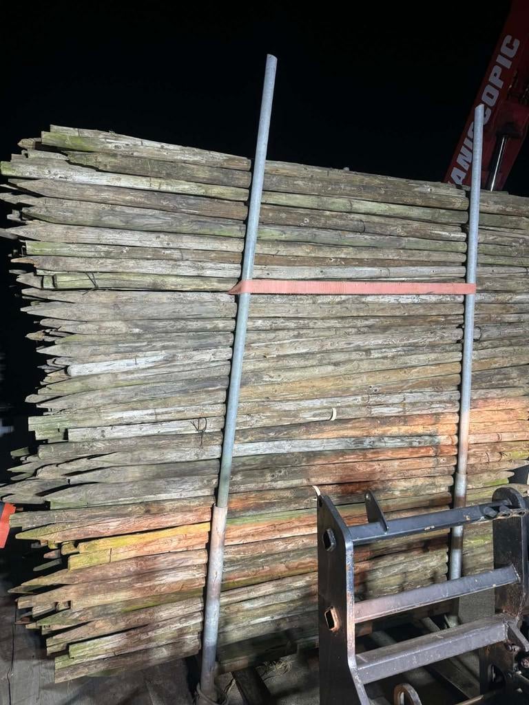 Gebruikte geteerde palen ca 230 cm lang, Tuin en Terras, Palen, Balken en Planken, Ophalen, Gebruikt, Minder dan 180 cm, Palen