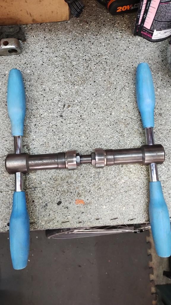 CYCLUS trapas draadsnij gereedschap BSA, Fietsen en Brommers, Ophalen of Verzenden, Zo goed als nieuw, Crankstel of Pedalen