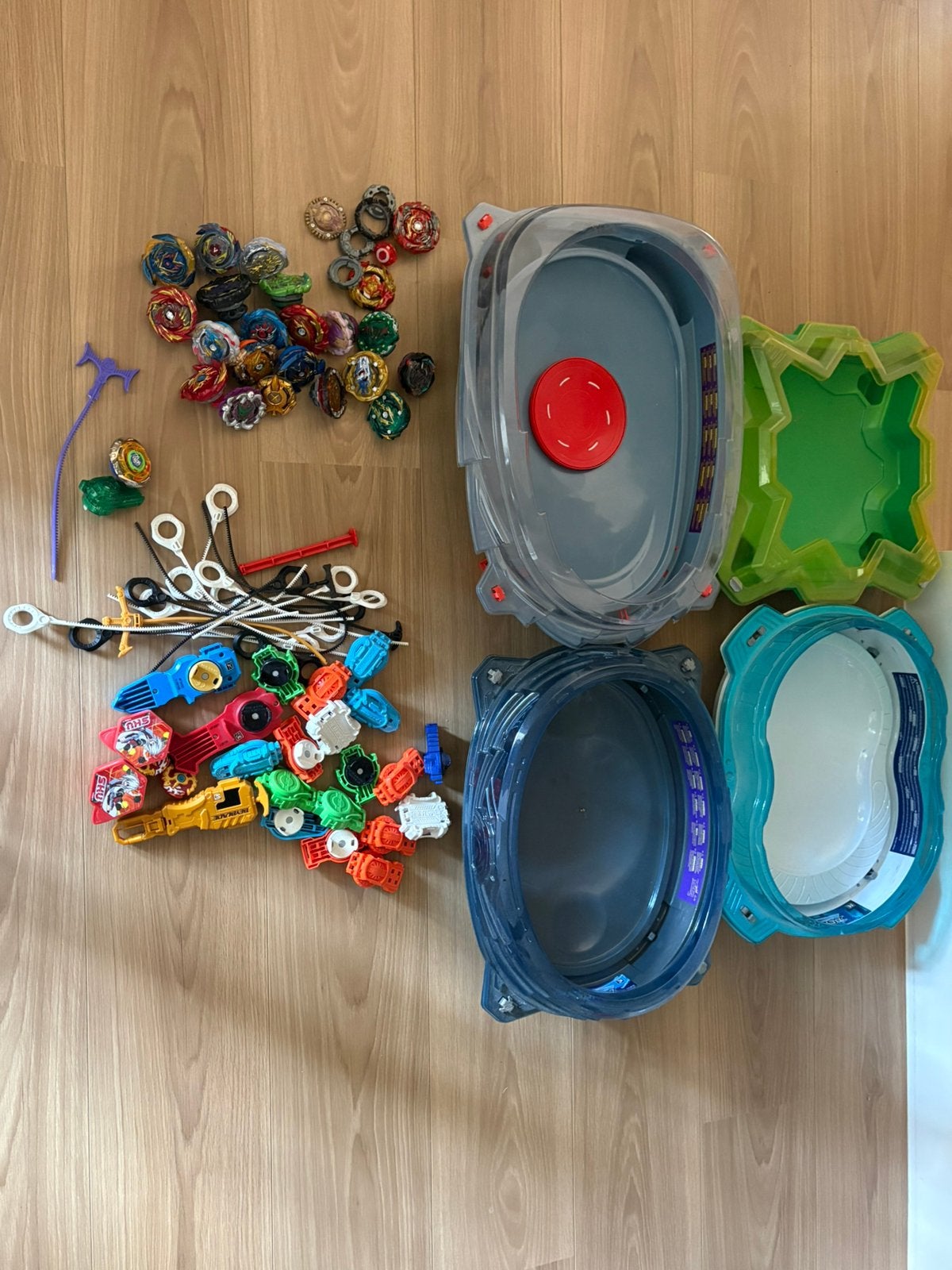 Beyblade pakket met 4 arena’s en div. Beyblades, Ophalen of Verzenden, Zo goed als nieuw, Jongen of Meisje