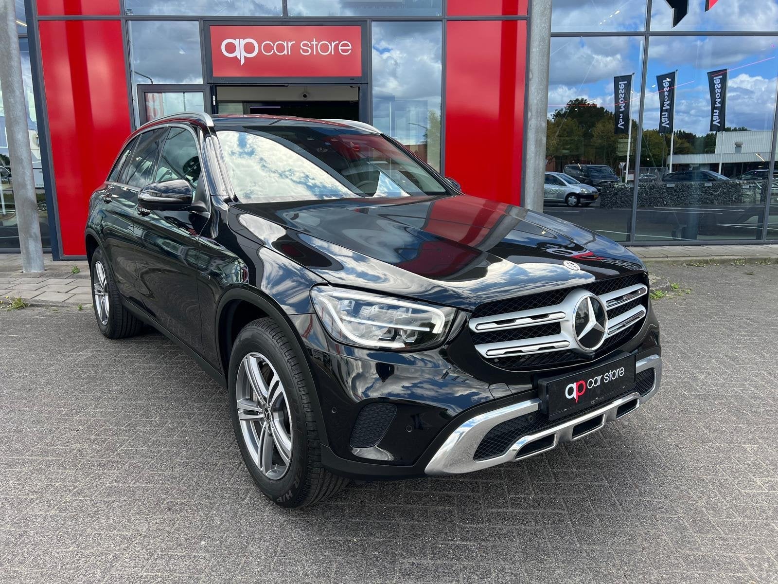 Mercedes-Benz GLC-klasse 300e 4MATIC, Auto's, Automaat, Stof, Gebruikt, Zwart