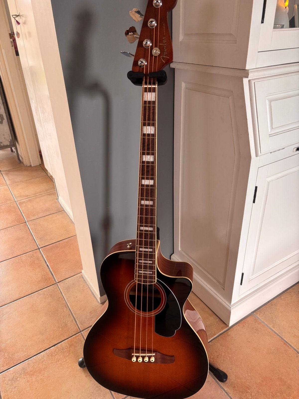 Fender Kingman Akoustische Basgitaar, Muziek en Instrumenten, Ophalen, Zo goed als nieuw, Semi-akoestisch