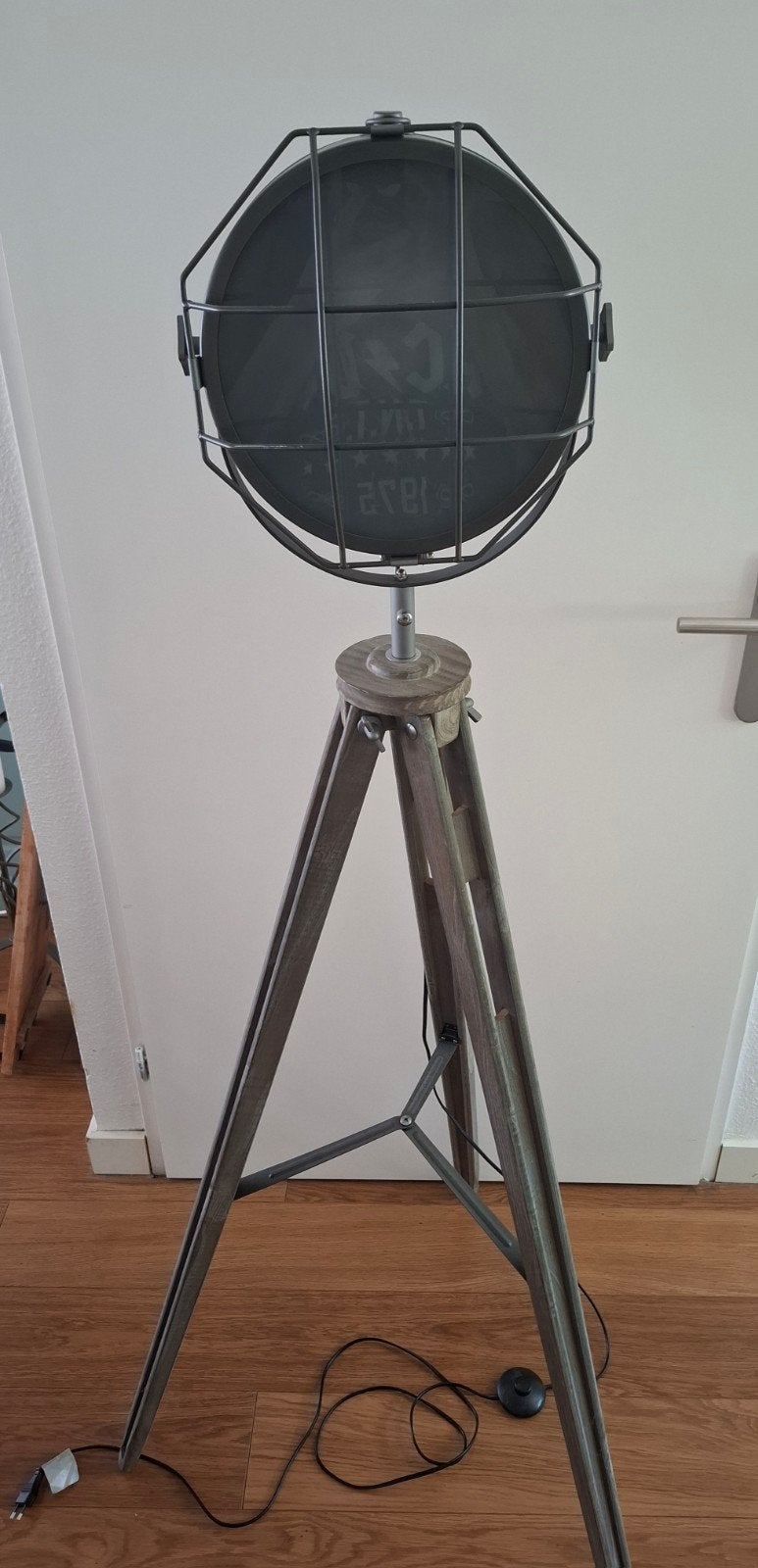 Staande lamp, Huis en Inrichting, Lampen | Vloerlampen, Ophalen of Verzenden, Zo goed als nieuw, Hout, 150 tot 200 cm