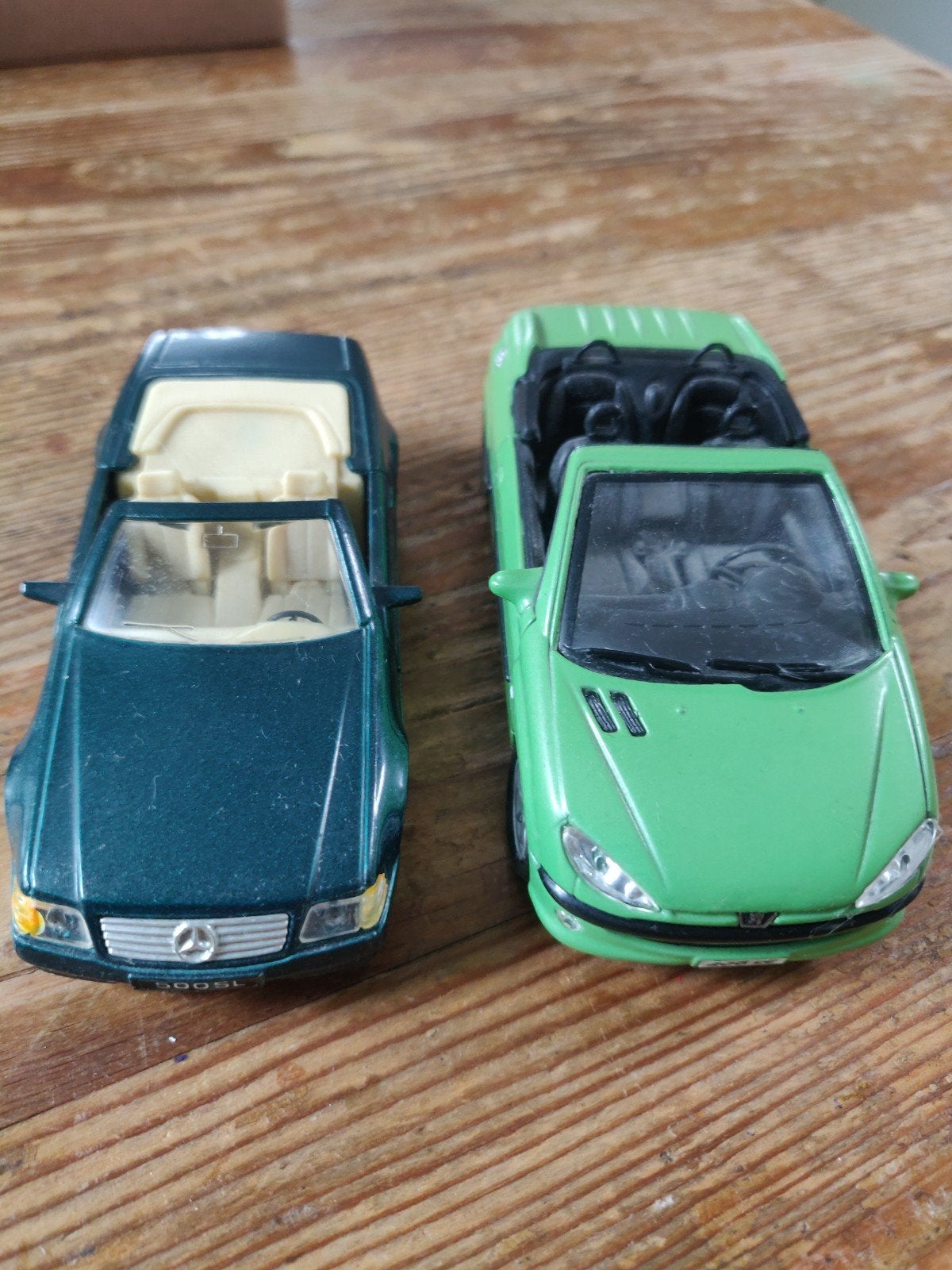 Welly Peugeot 206 & Maisto Shell Mercedes Benz, Hobby en Vrije tijd, Modelauto's | 1:24, Ophalen, Welly