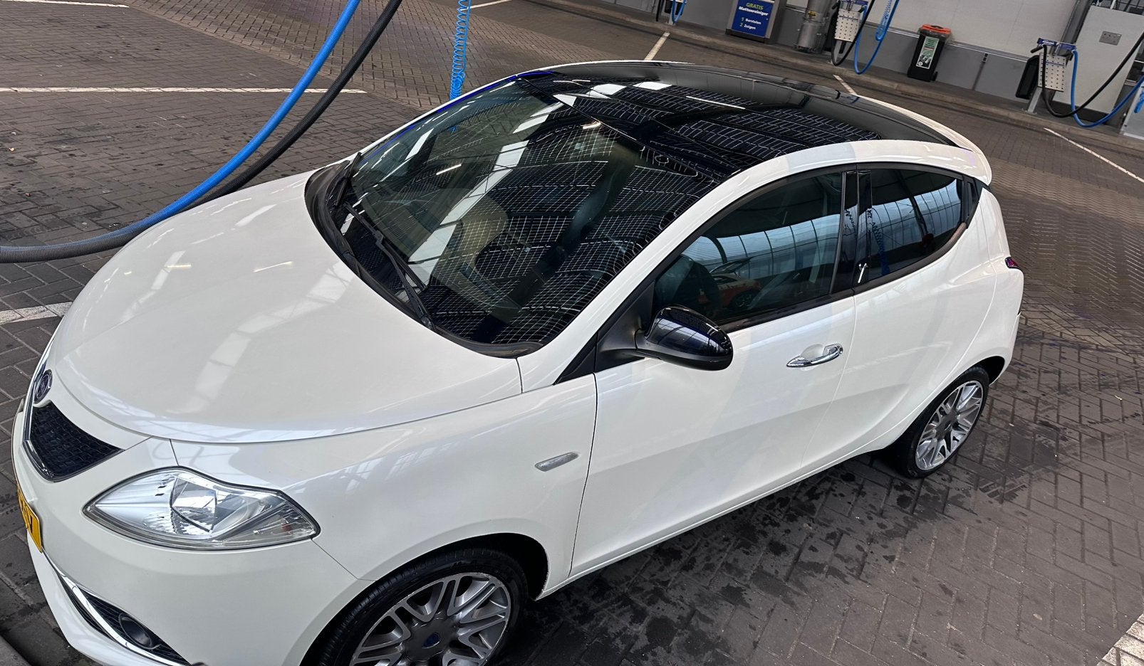 Lancia Ypsilon 0.9 Twinair 85PK St&st AUT 2016 Wit, Auto's, Automaat, Achterwielaandrijving, 40 €/maand, Wit