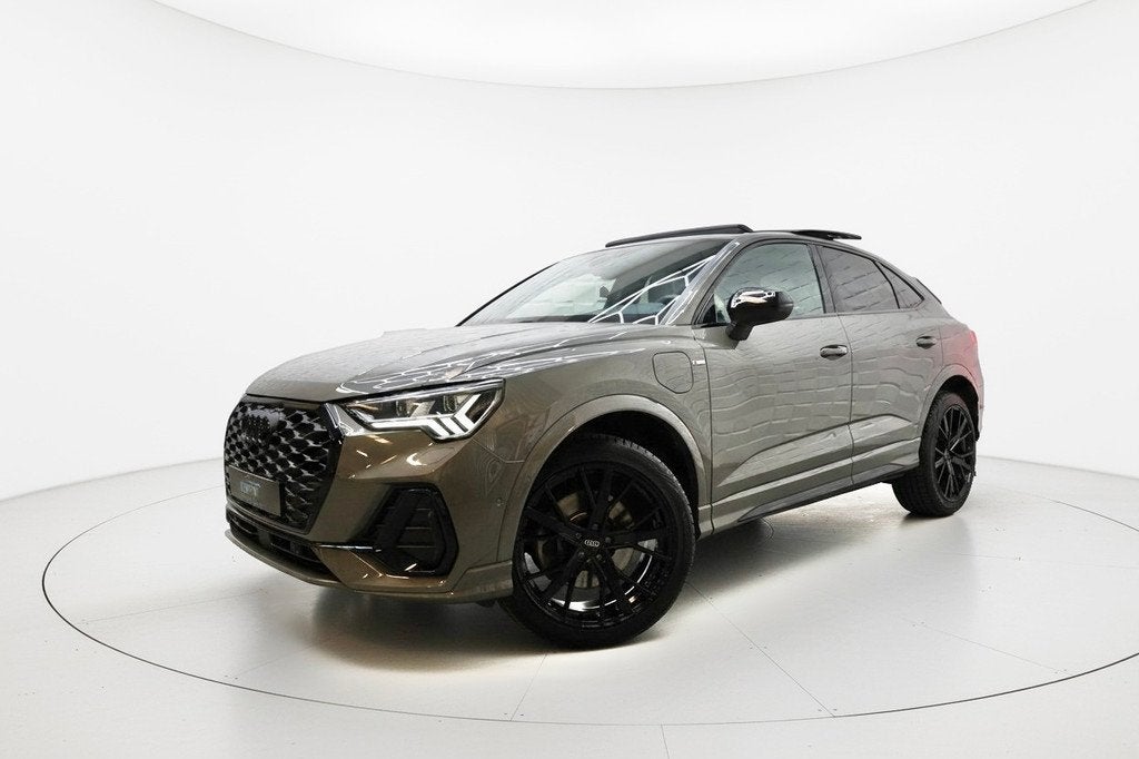 Audi Q3 Sportback 45 TFSI e 3x S LINE VIRTUAL PANO MATRIX, Gebruikt, Zwart, Hybride Elektrisch/Benzine, SUV of Terreinwagen