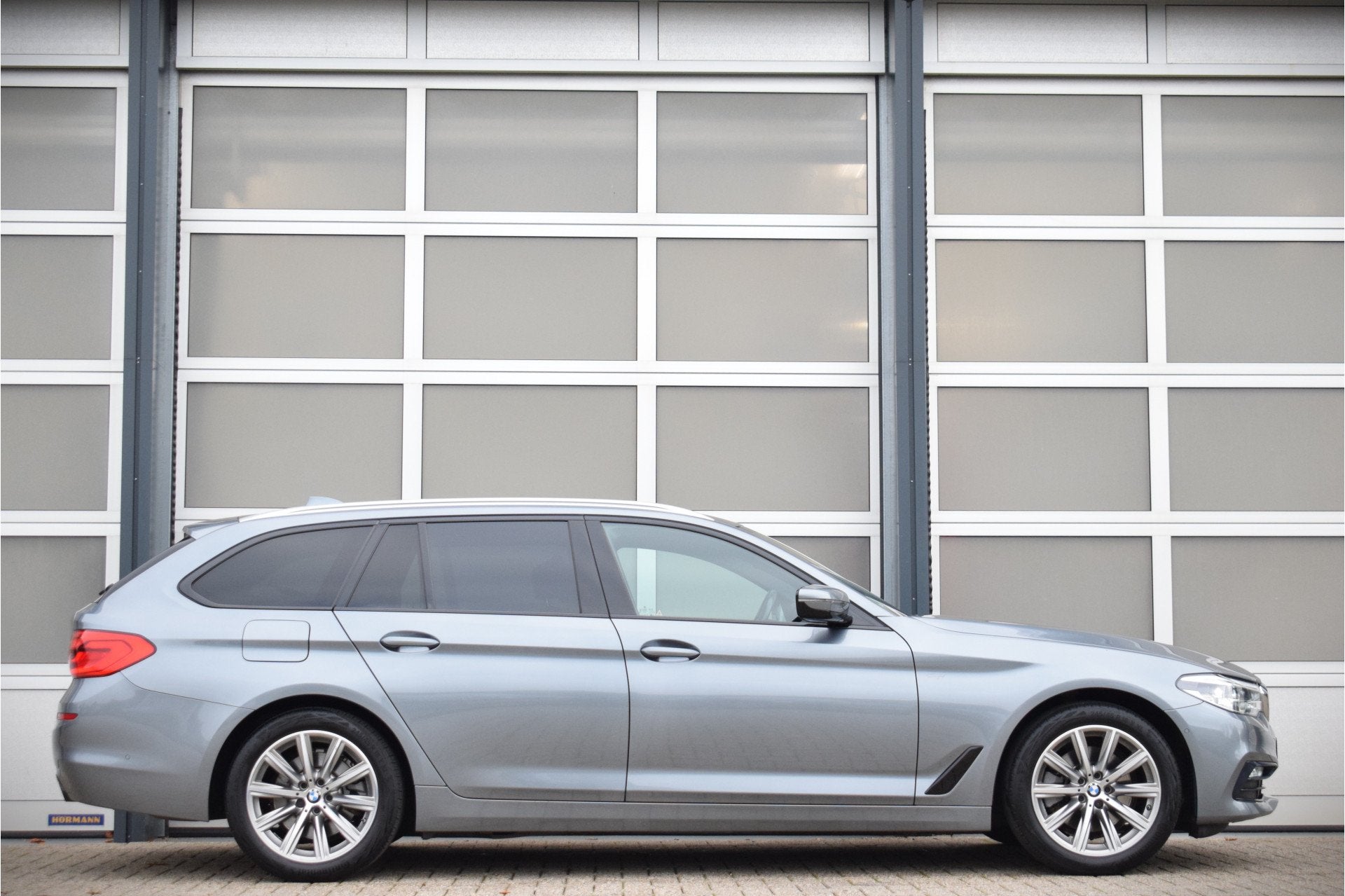 Foto 6 van BMW 5 Serie Touring 520i High Executive Edition | Sportline