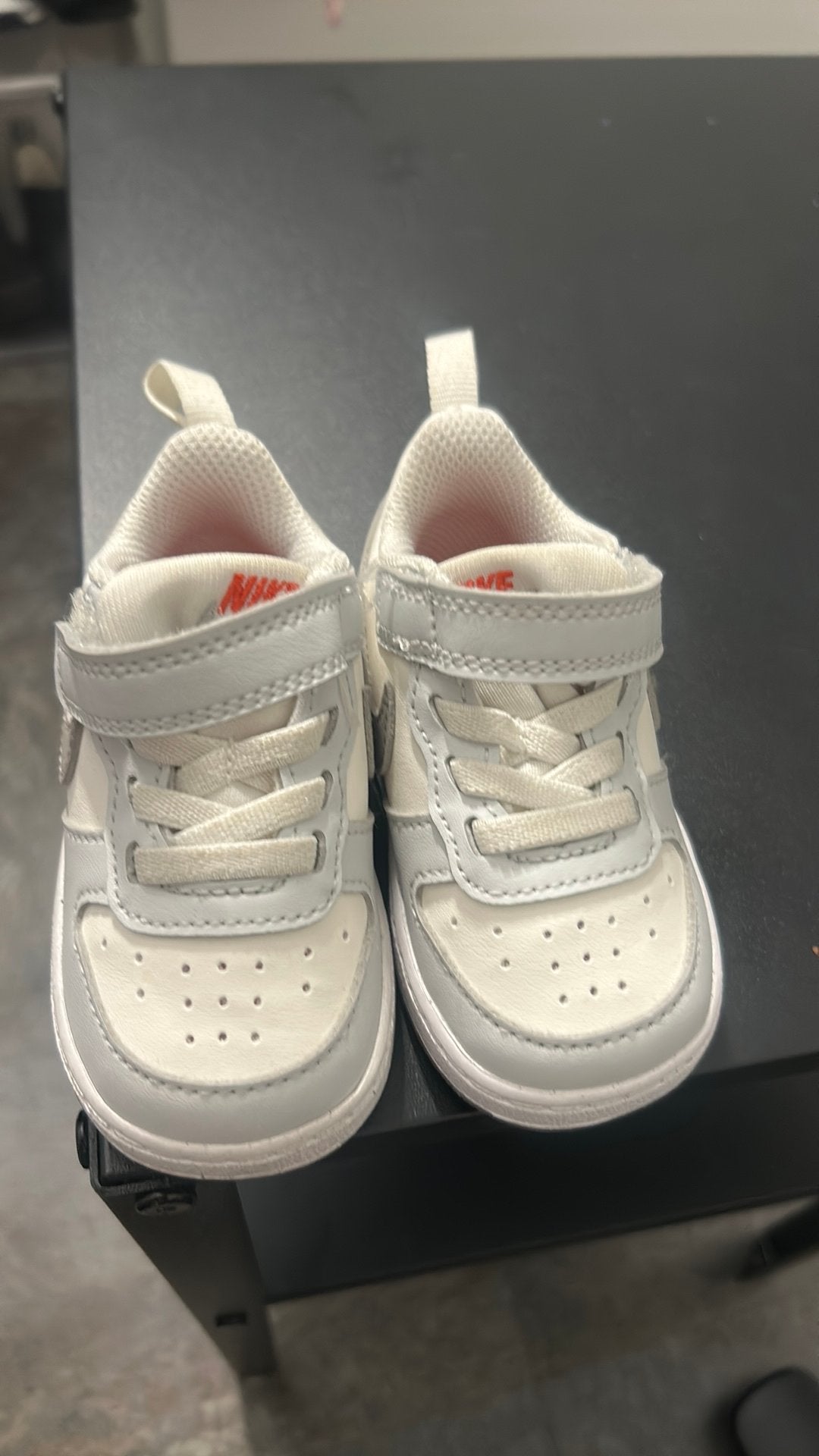 Niks schoenen grijs met wit, Ophalen, Jongetje of Meisje, Gebruikt, Schoentjes