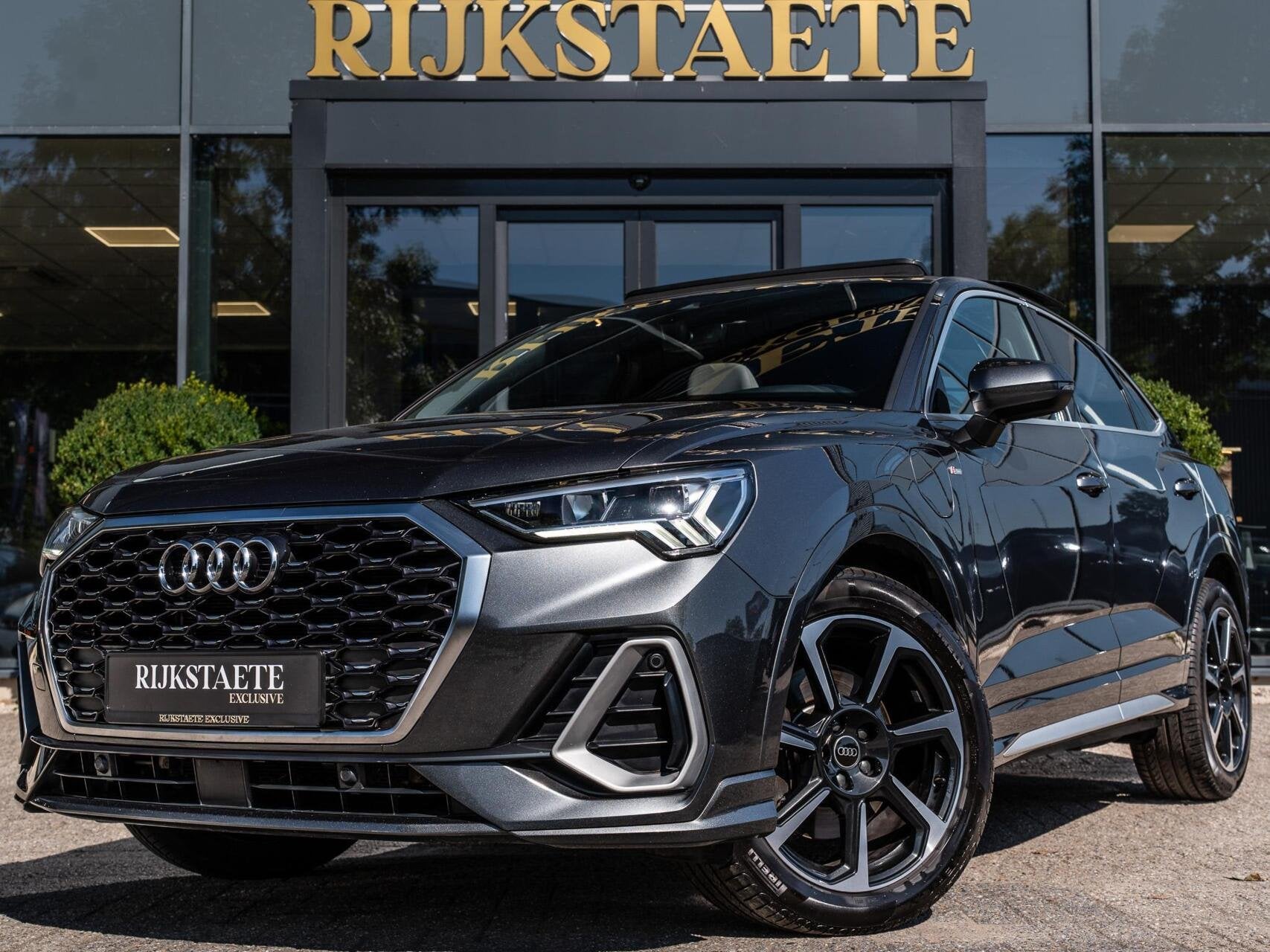 Audi Q3 Sportback 45 TFSIe S-Line|PANO|SFEER|ACC|MATRIX|19'', Auto's, Automatische klimaatregeling, Gebruikt, Euro 6, Met garantie (alle)