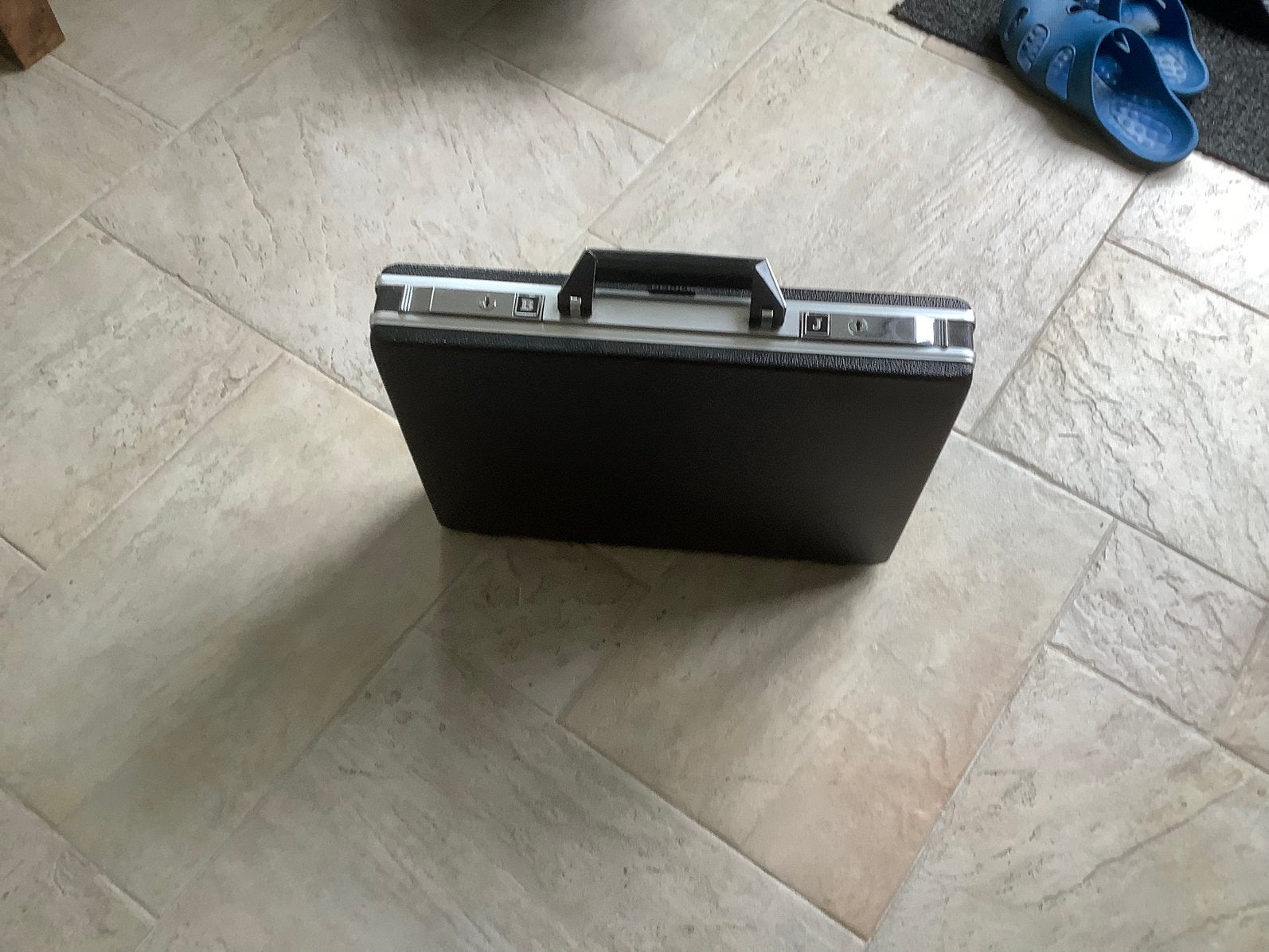 Te koop Delsey attache koffertje, Hard kunststof, Slot, Minder dan 50 cm, Ophalen of Verzenden