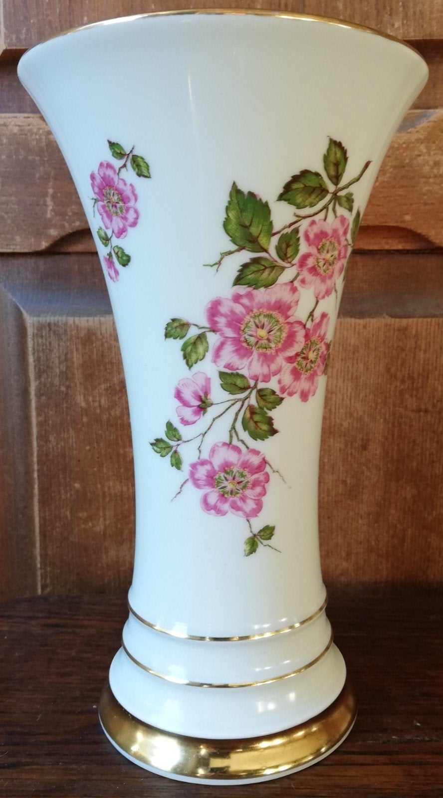 Vaas. WUNSIEDEL. 'R' Bavaria Porzellan. 24 cm., Overige materialen, Wit, Zo goed als nieuw, Geschikt voor droogbloemen