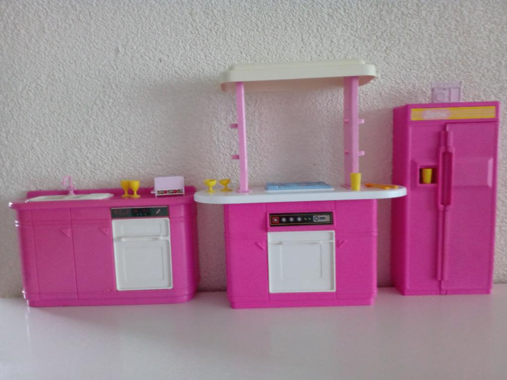 Barbie Kitchen Playset #7472 uit 1990, Verzamelen, Poppen, Ophalen of Verzenden, Gebruikt, Accessoires