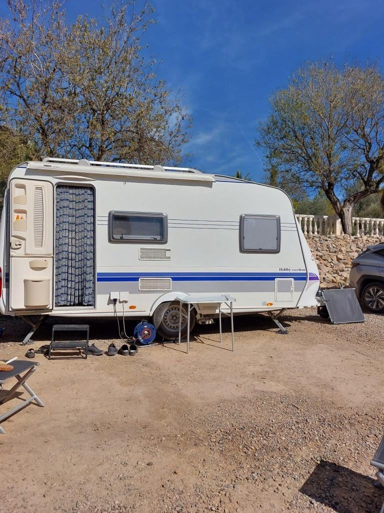 Hobby Excellent 410 SFE 2008 MOVER + VOORTENT!!!, Schokbreker, Hobby, Frans bed, Treinzit