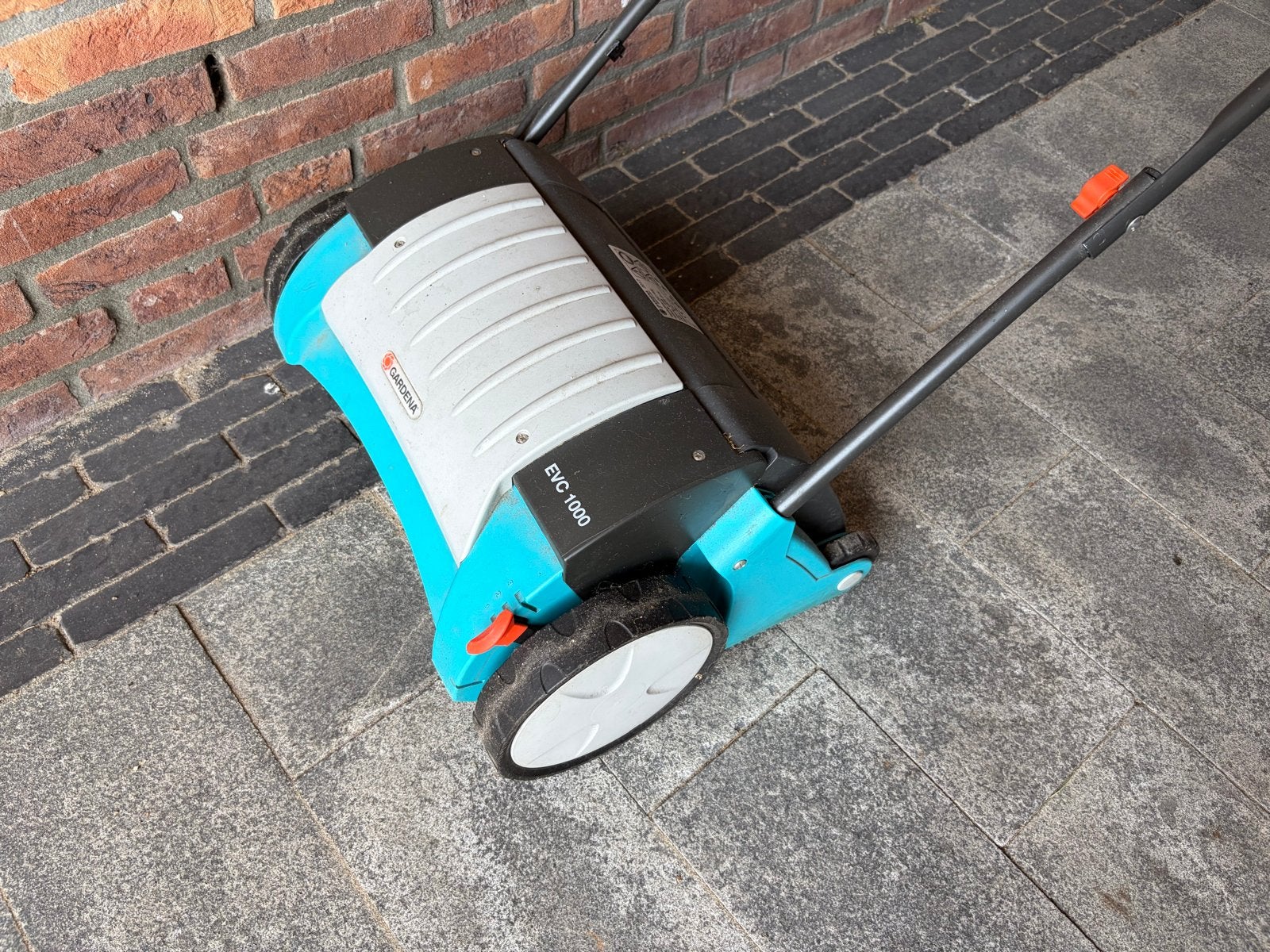 Gardena EVC 1000 Verticuteermachine - Elektrisch, Tuin en Terras, Grasmaaiers, Ophalen, Gebruikt, 30 t/m 39 cm, Elektrische grasmaaier