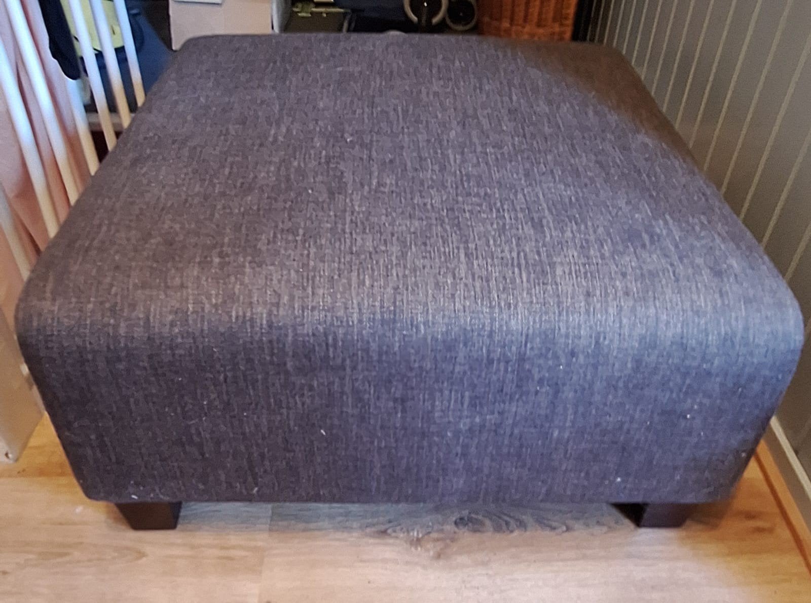 Gratis Grote nette poef, Huis en Inrichting, Ophalen, Vierkant, 75 tot 100 cm, 75 tot 100 cm