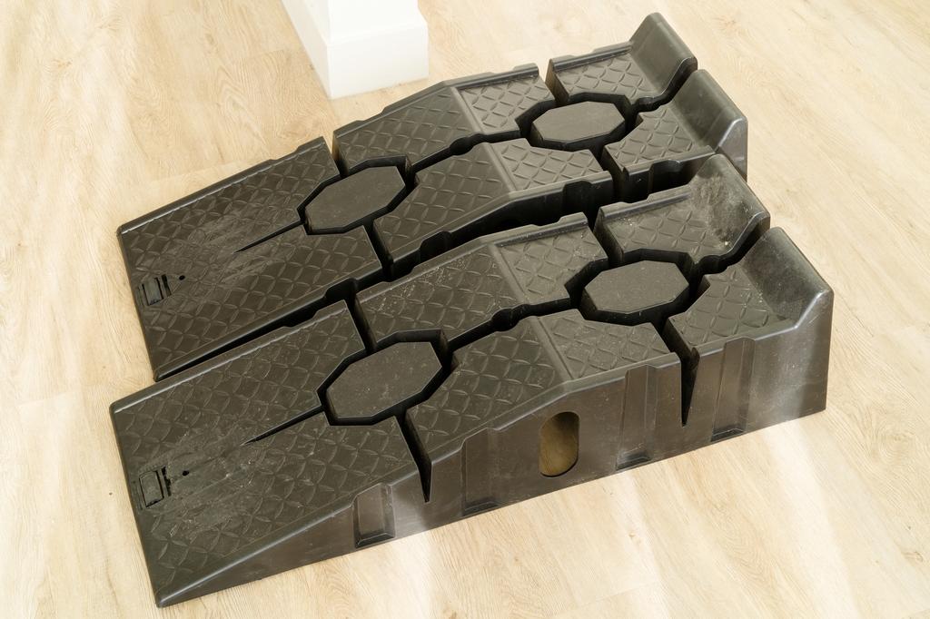 Oprijbokken ( car ramps for oil change, etc), Ophalen, Gebruikt