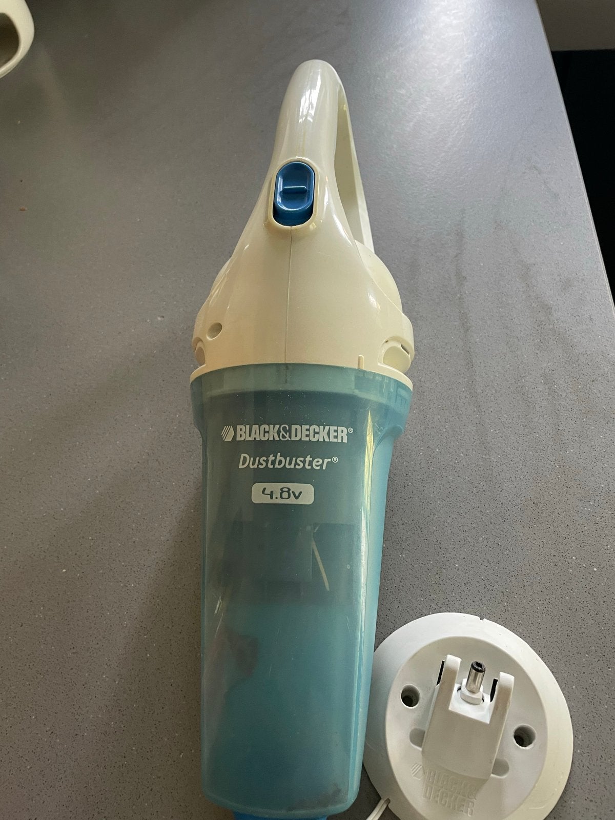 BIEDEN: Black & Decker Dustbuster 4.8V - Voor onderdelen, Kruimeldief, Draadloos, Ophalen of Verzenden, Niet werkend