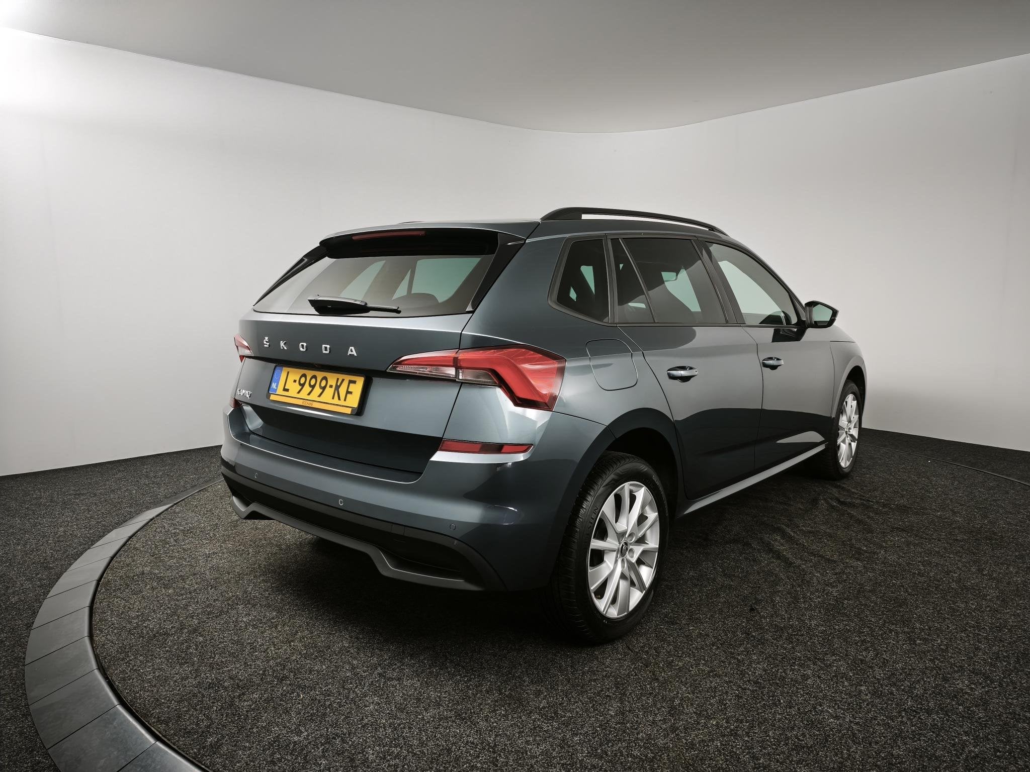 Skoda Kamiq 1.0 TSI 110pk DSG Sport Business | Panoramadak |, Gebruikt, Met garantie (alle), Origineel Nederlands, 3 cilinders