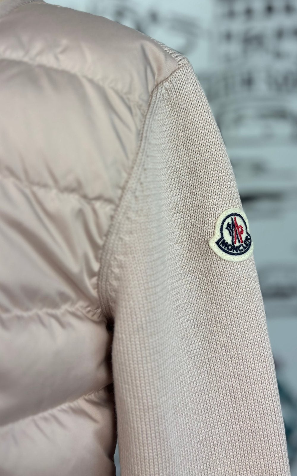 Moncler poederkleurig vest jasje met dons maat 8 NIEUW, Kinderen en Baby's, Kinderkleding | Maat 128, Moncler EU, Trui of Vest
