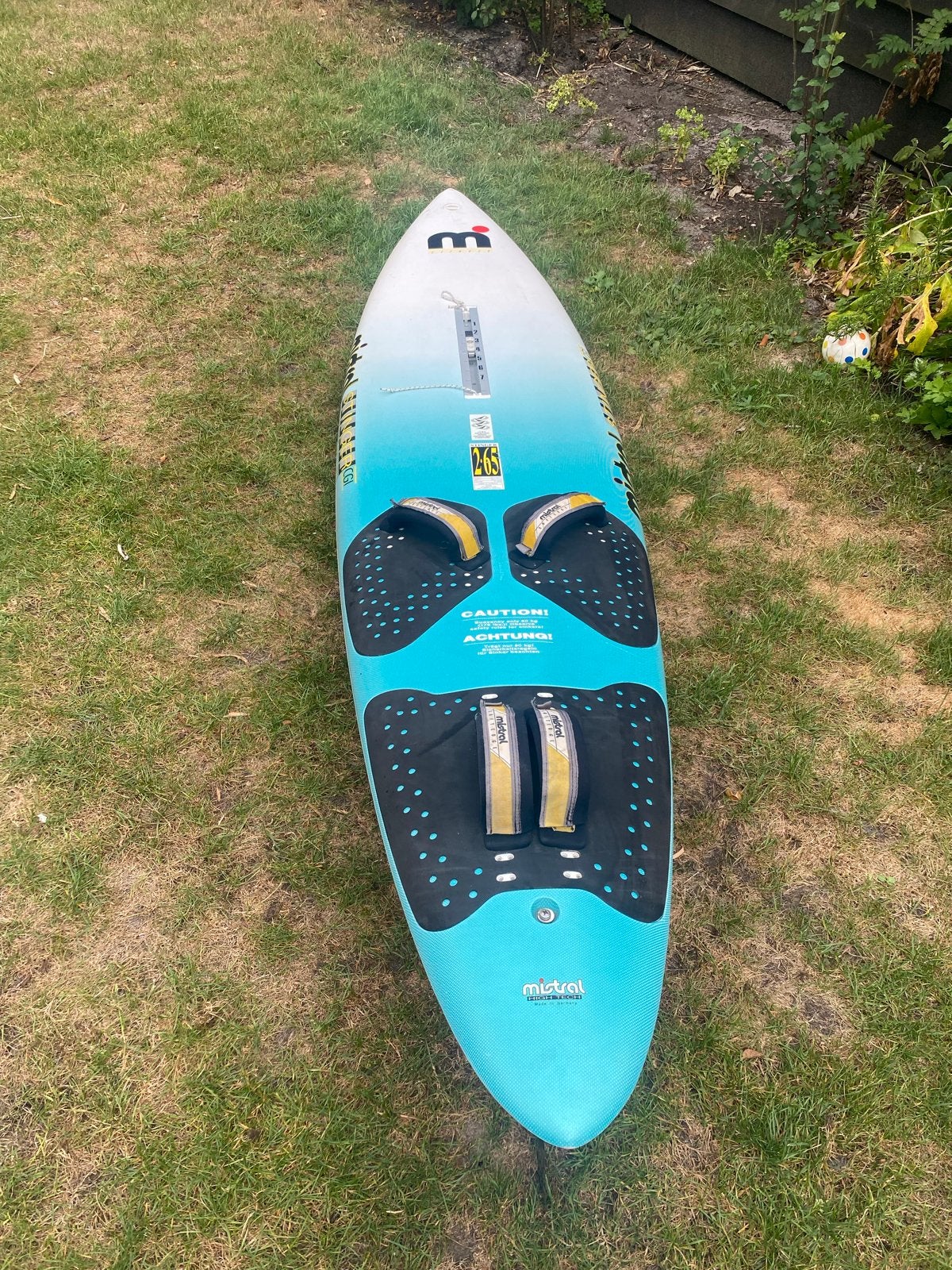 Mistral Stinger windsurfplank - Goede staat, overal hard, Watersport en Boten, Windsurfen, Ophalen, Gebruikt, Met vin(nen), Plank