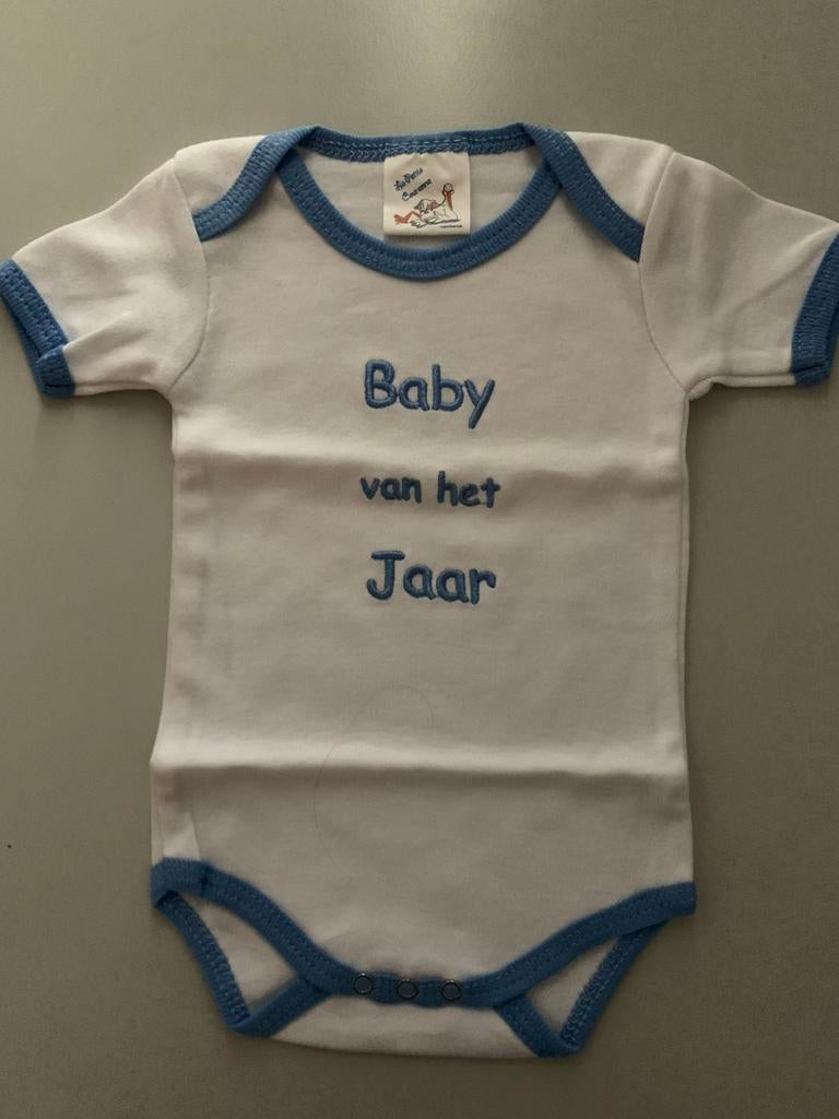 Nieuw - romper maat 50 ‘Baby van het jaar’, Ophalen of Verzenden, Nieuw, Jongetje of Meisje, Nacht- of Onderkleding