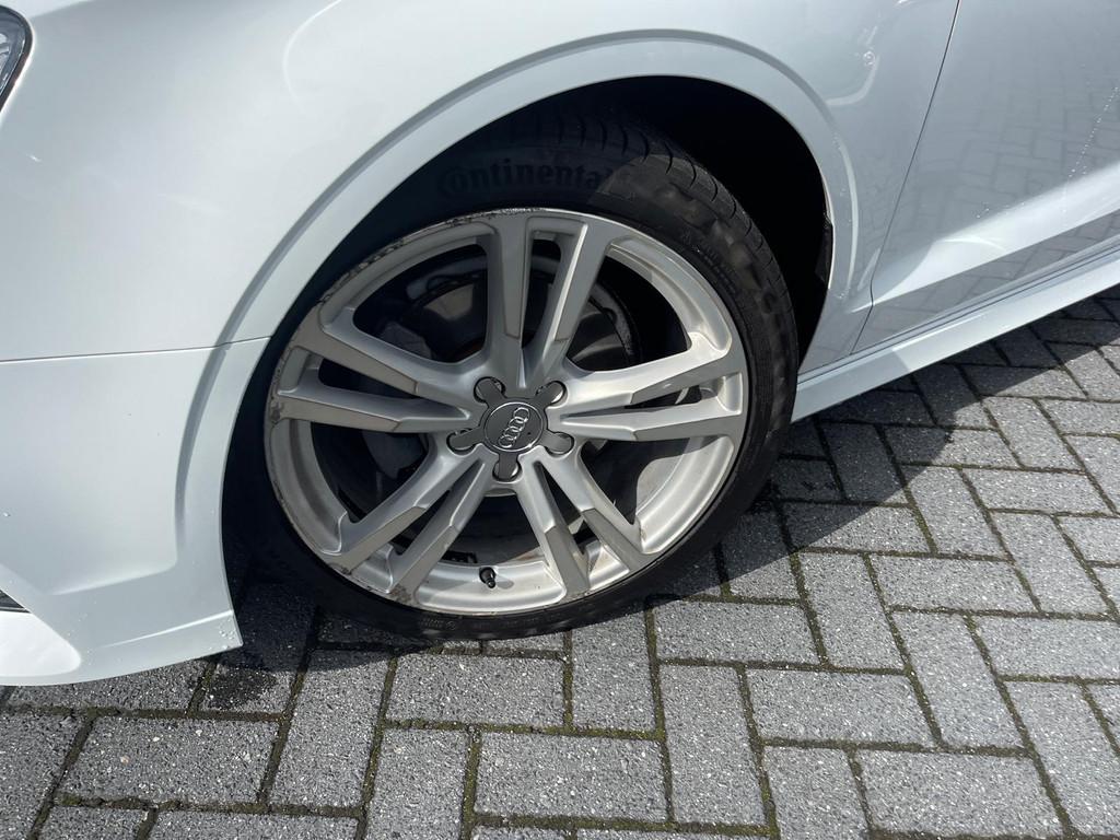 Audi A3 Limousine 30 TFSI Sport 3x S Line | Automaat | Trekh, Auto's, Audi, Gebruikt, Euro 6, Wit, Origineel Nederlands