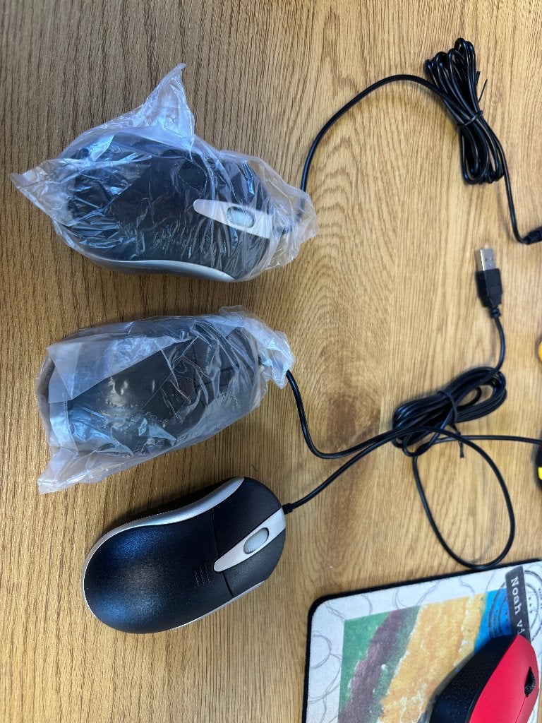 Te koop PC muis zwart  8 Stuks, Computers en Software, Overige merken, Muis, Ergonomisch, Nieuw