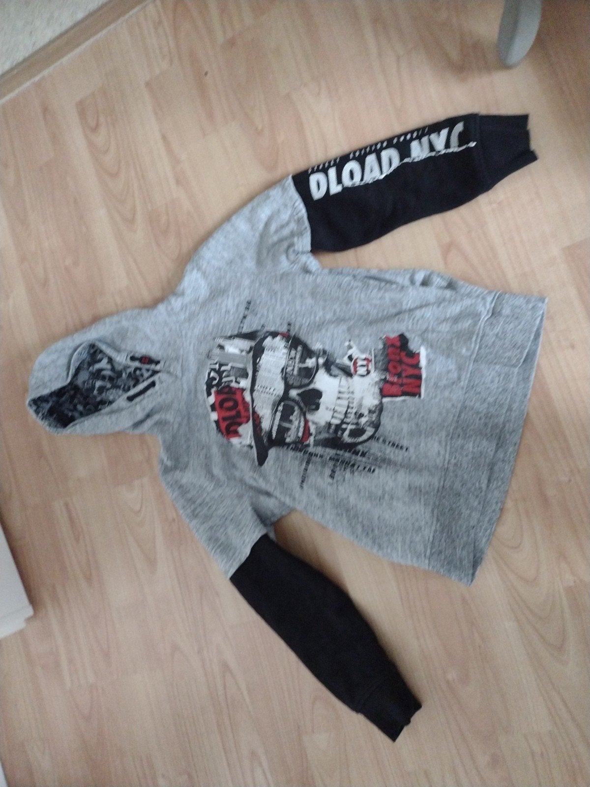 Stoere hoodie maat 134/140, Kinderen en Baby's, Kinderkleding | Maat 134, Ophalen, Gebruikt, Trui of Vest, Onbekend