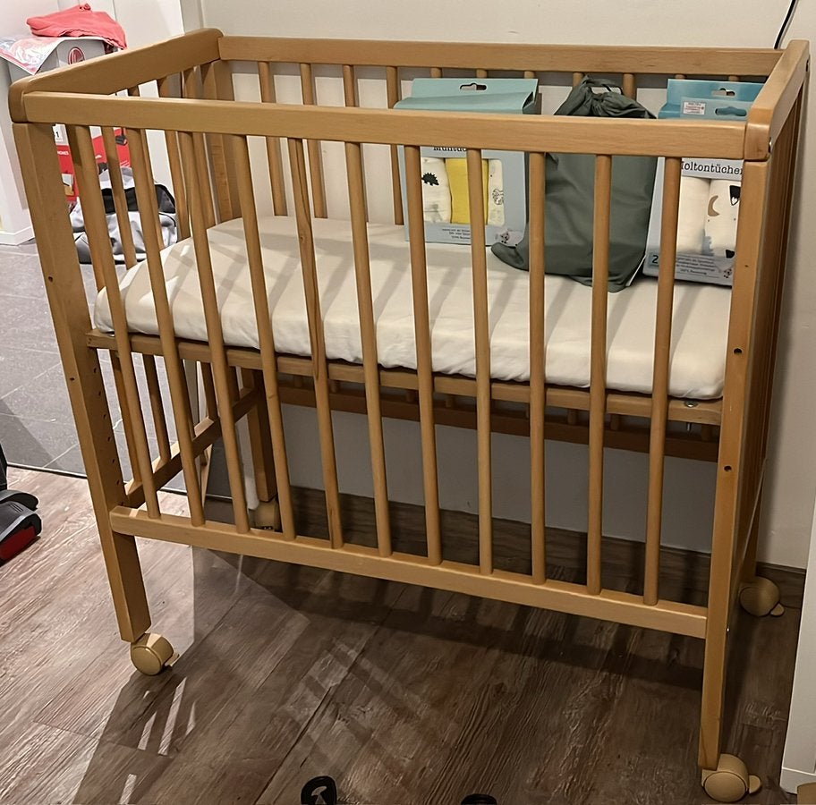 Wieg op wielen incl matras, Kinderen en Baby's, Babywiegjes en Ledikanten, Ophalen, Gebruikt, Wieg