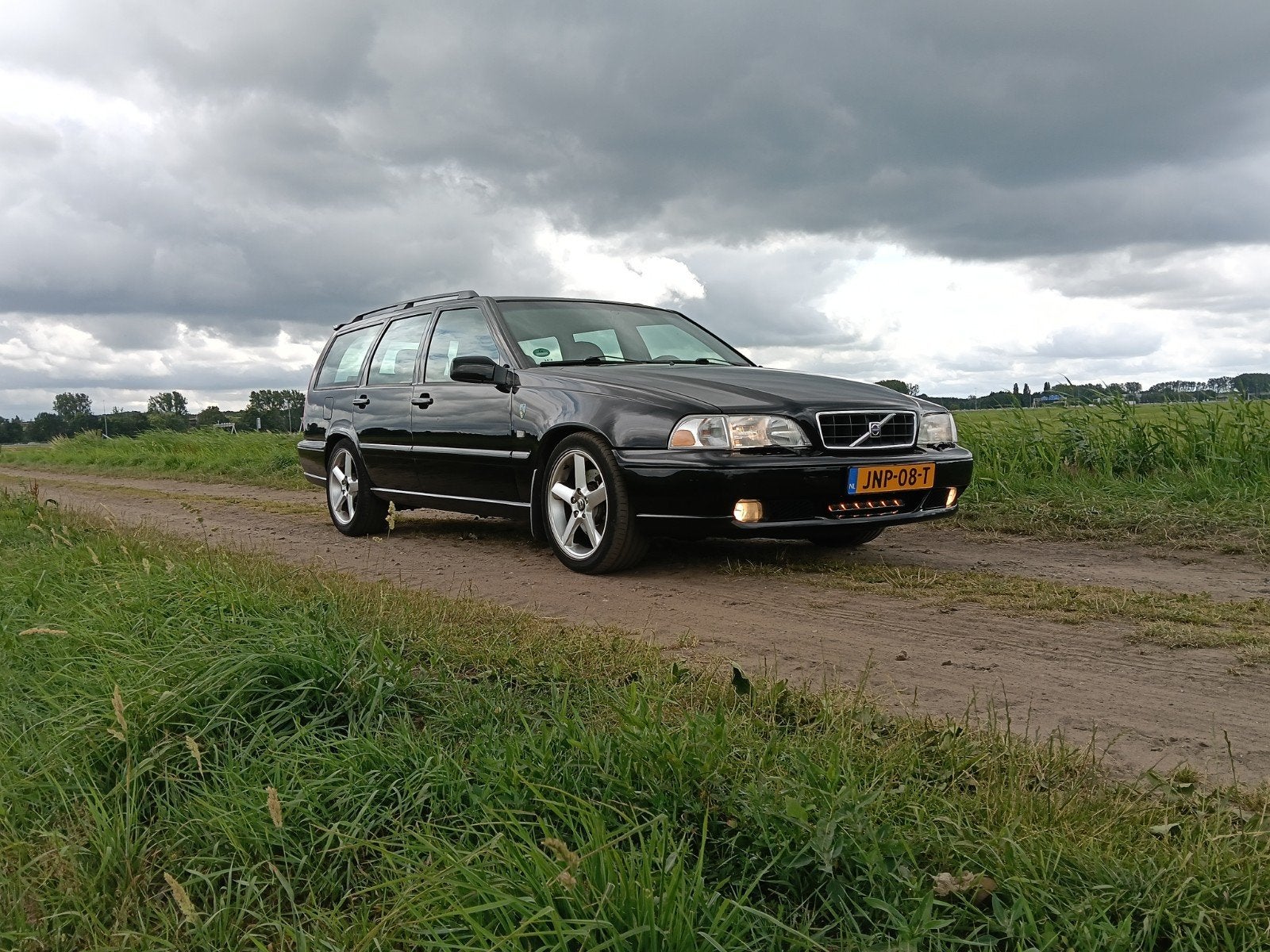 Volvo V70 2.3 T-5 1999 Zwart, Auto's, Voorwielaandrijving, Zwart, Stationwagon, Particulier