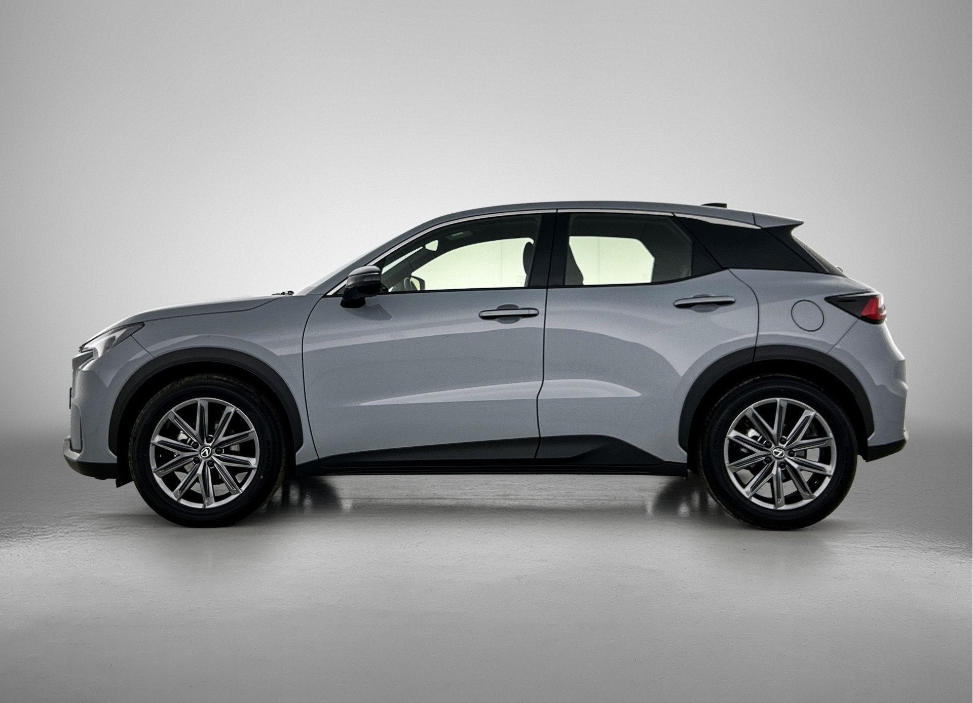Lexus LBX Elegant 2WD | Tech Pack | (bj 2024, automaat), Auto's, 12 maanden, Gebruikt, 1490 cc, Bedrijf