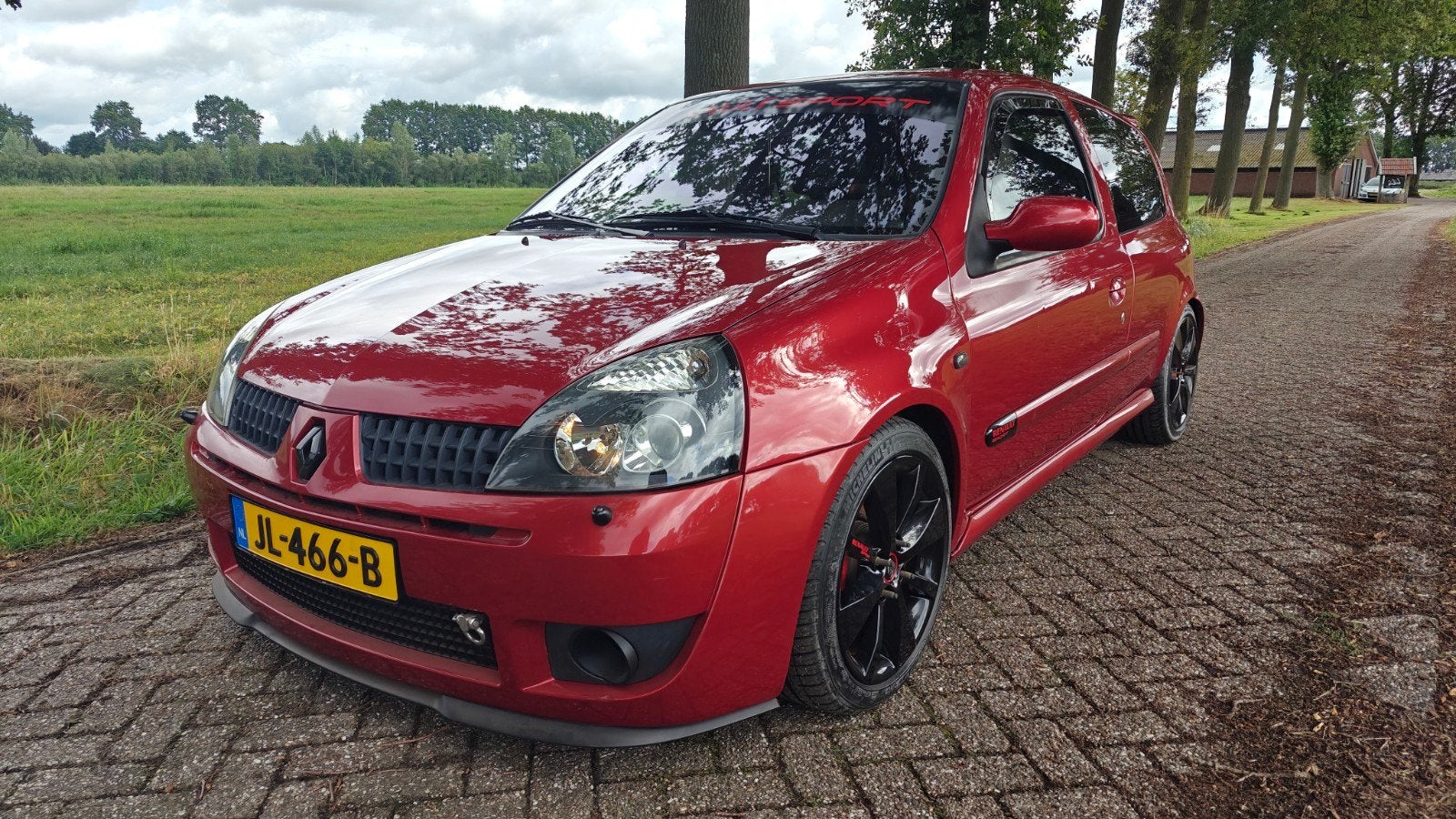 Renault Clio R.S 2.0 16v 169 2003 Flaming Red, Voorwielaandrijving, 1998 cc, 40 €/maand, Zwart