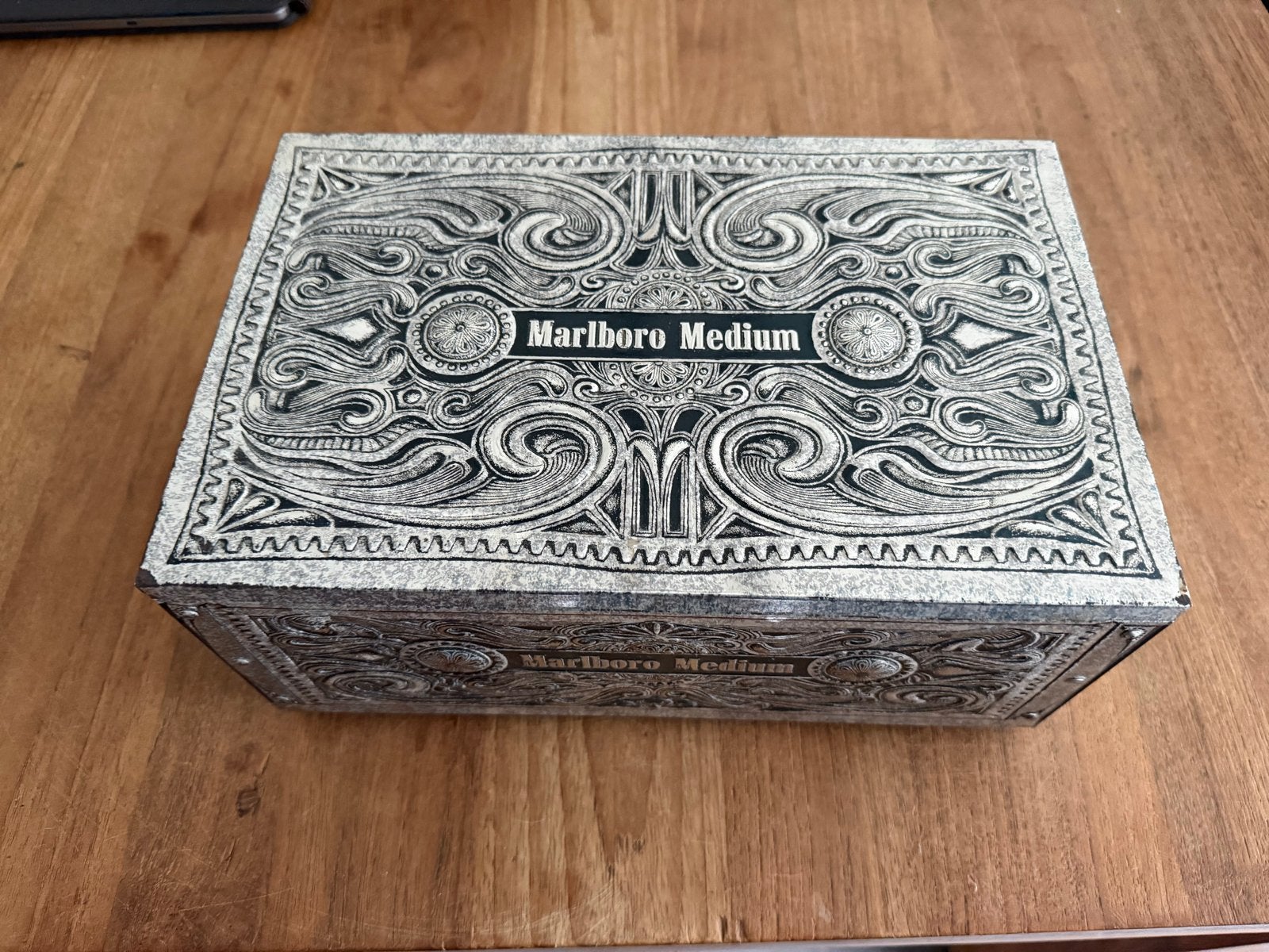 Marlboro Medium Reclame Blik A4 Formaat, Ophalen of Verzenden, Gebruikt, Verpakking