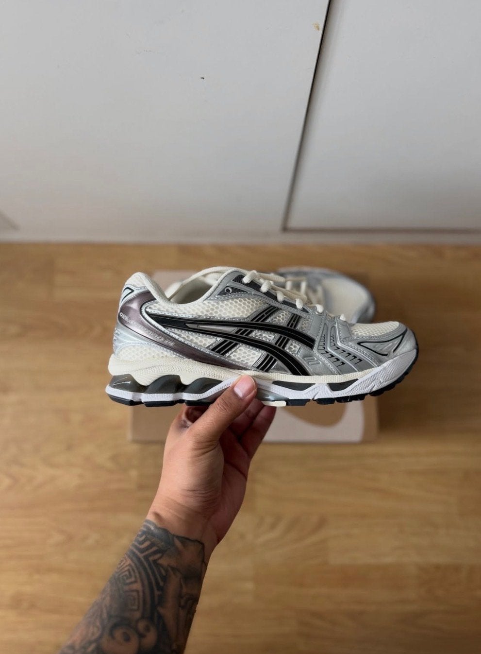 ASICS Gel-Kayano 14 - Nieuw in doos, Kleding | Heren, Ophalen of Verzenden, Nieuw, Wit, Sneakers of Gympen