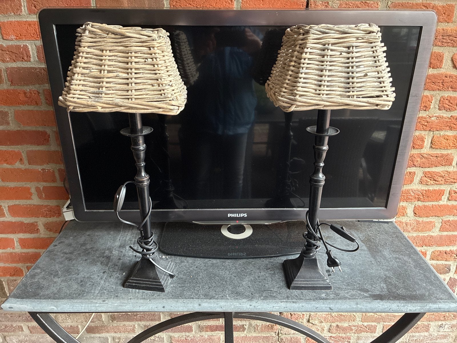 2x Staande lampen metaal met rieten kap, Ophalen of Verzenden, Gebruikt, Metaal